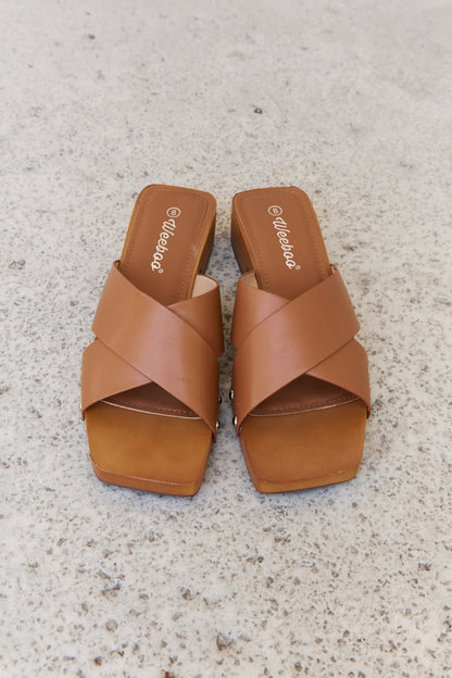 Weeboo Step Into Summer Criss Cross Sabots en bois Marron