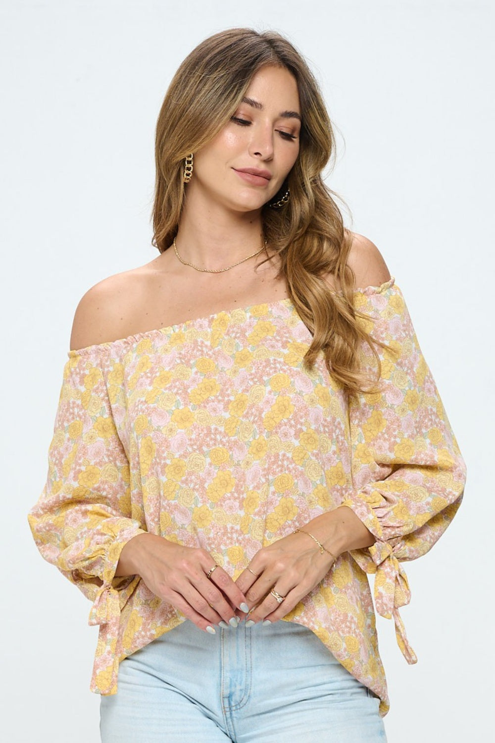 RENEE C Blusa floral de manga larga con hombros descubiertos