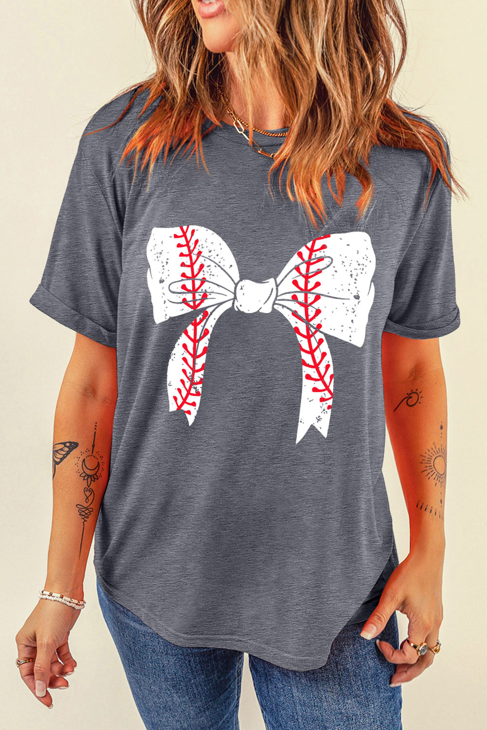 Camiseta informal con gráfico de lazo de béisbol gris