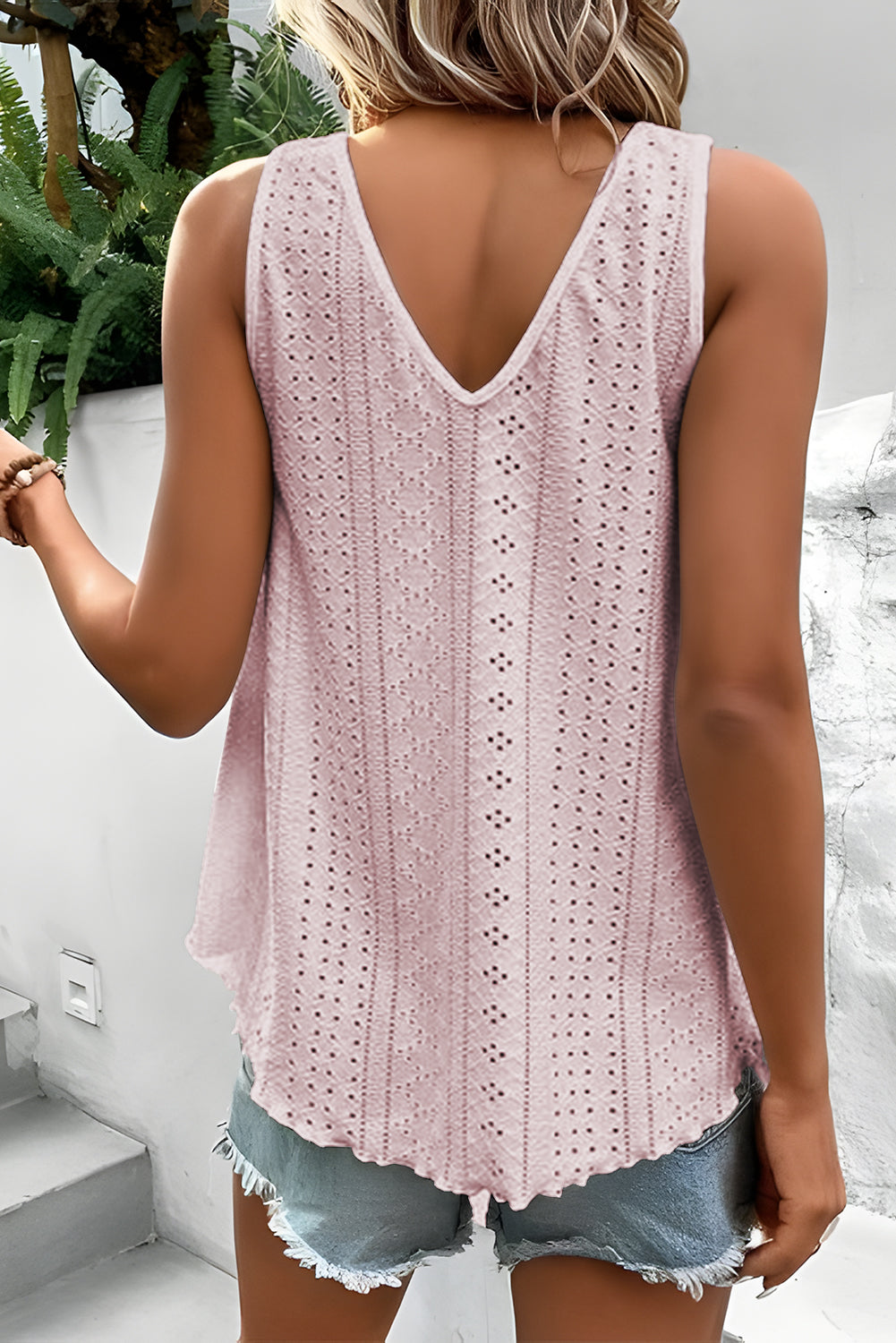 White Lace Crochet Splicing V Neck Loose Fit Tank Top