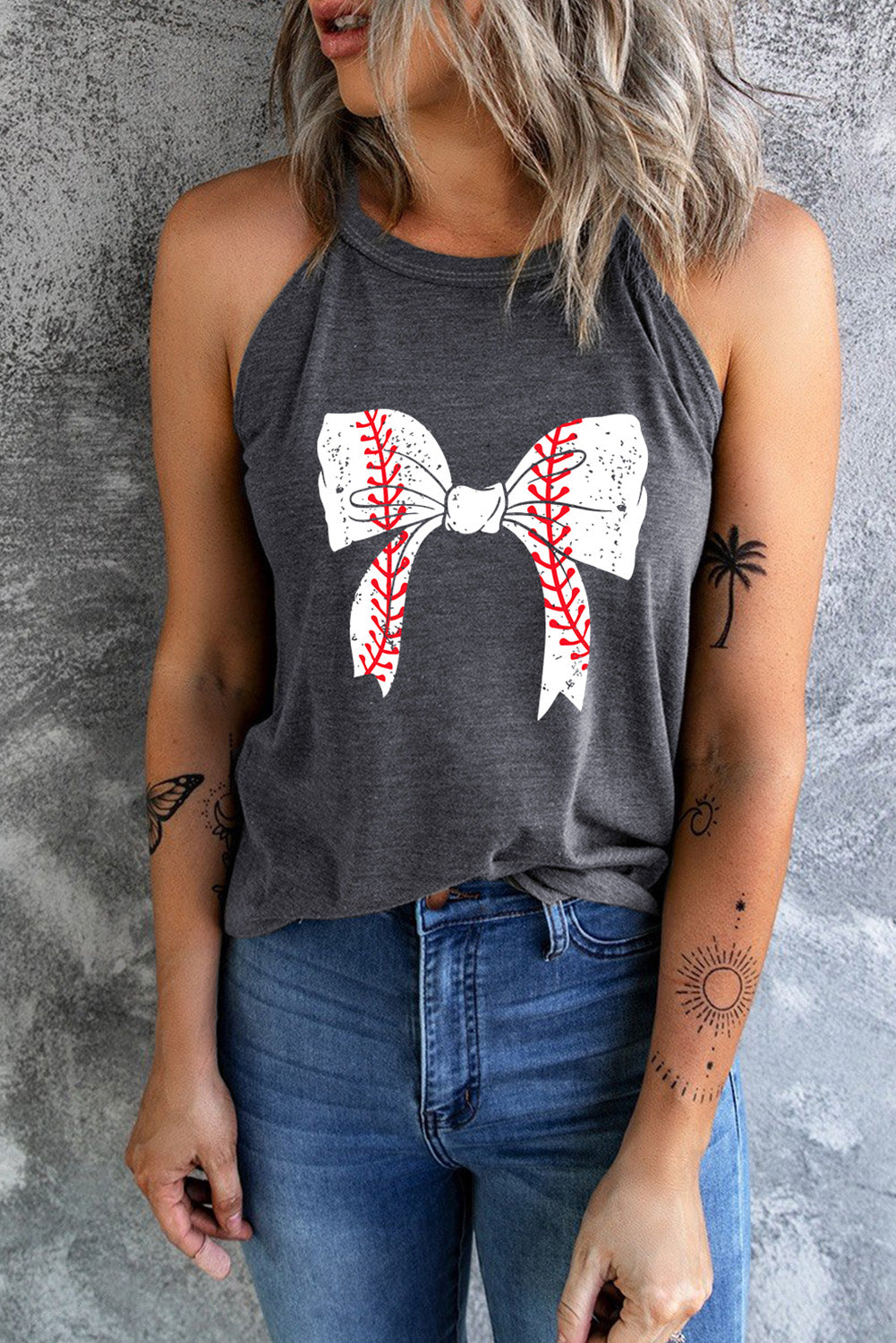 Camiseta sin mangas con cuello halter y estampado de nudo de lazo de béisbol gris