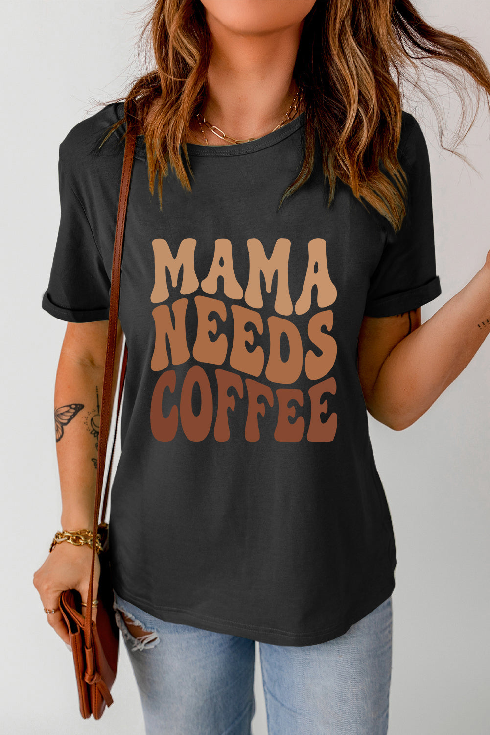 Camiseta gráfica negra MAMA NECESITA CAFÉ