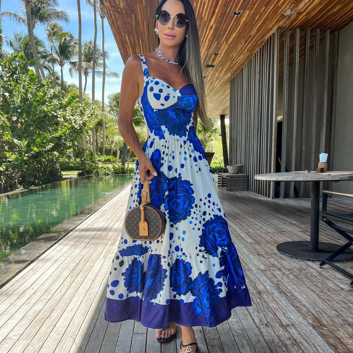 Vestido largo de mujer con tirantes estampado azul