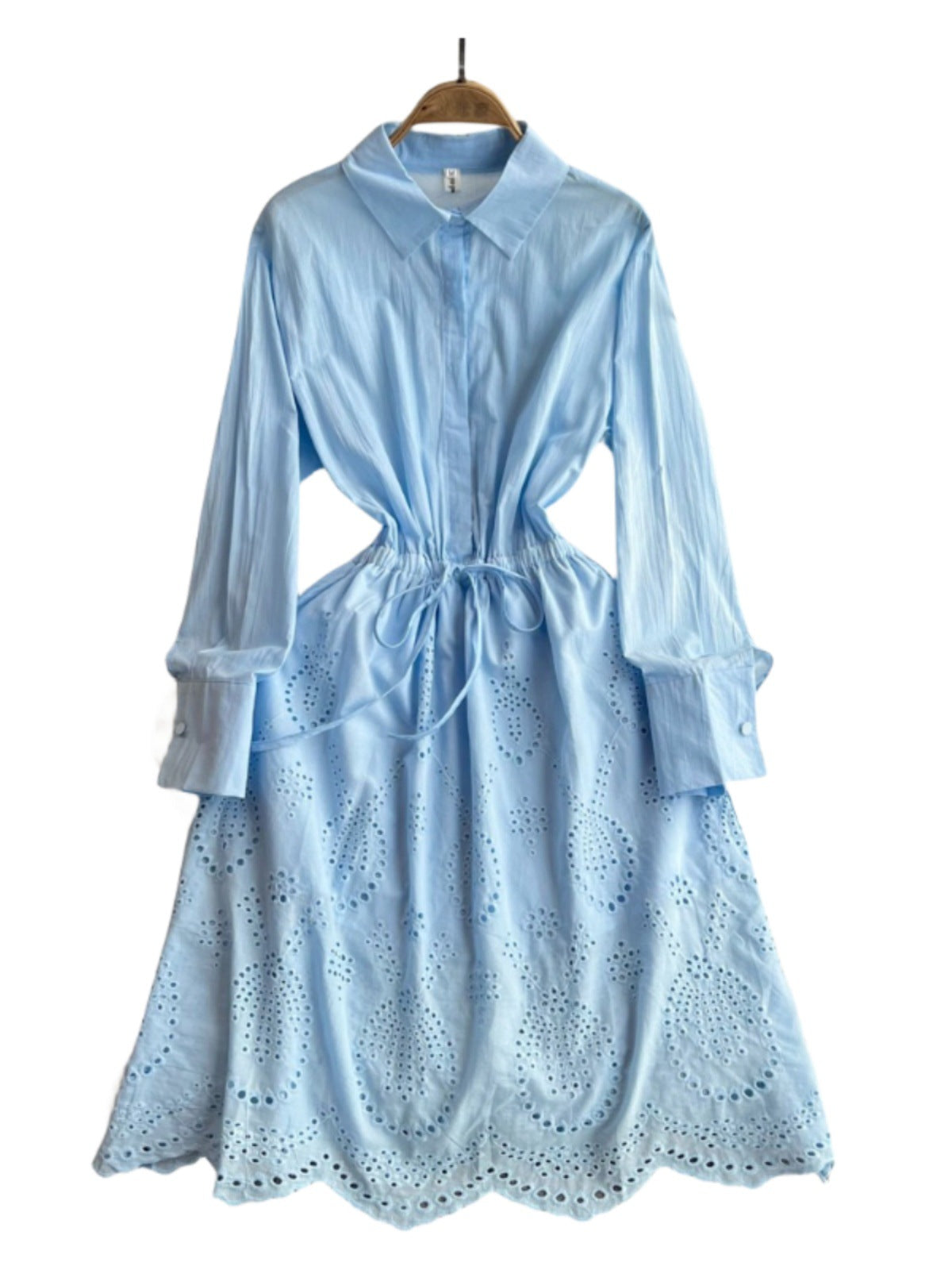 Robe chemise mi-longue à manches lanternes et amincissante à la taille