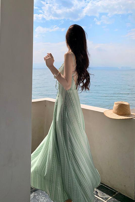 Robe à imprimé vert clair de style vacances