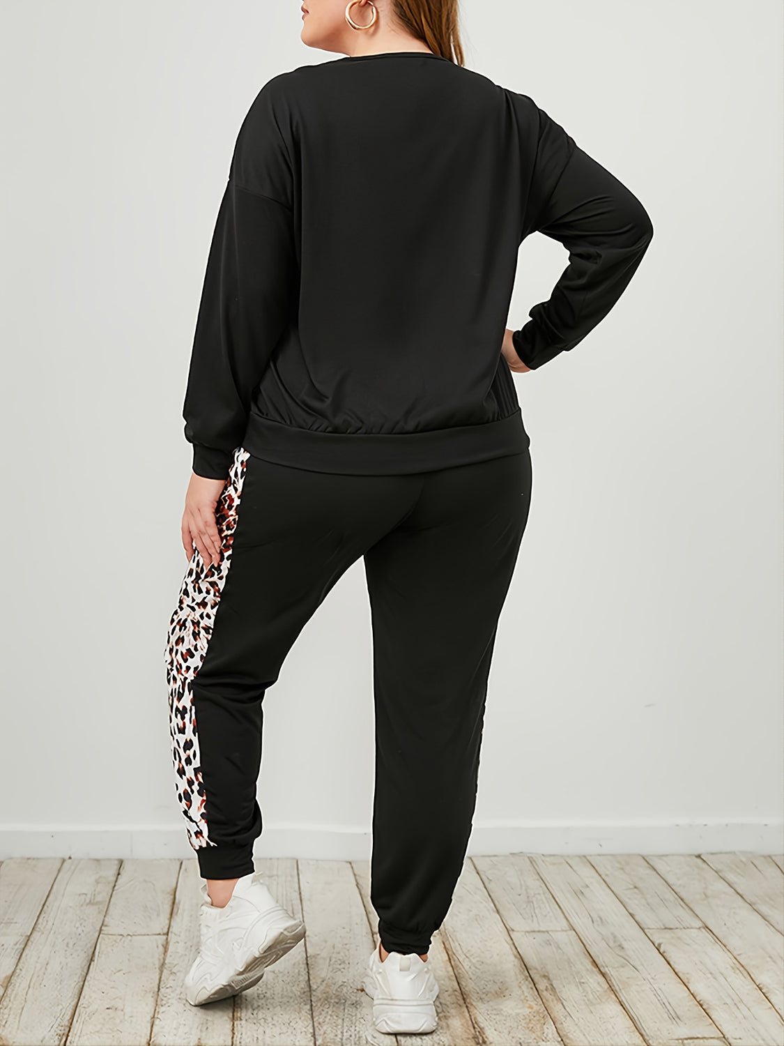 Conjunto de sudadera y pantalón deportivo de leopardo talla grande