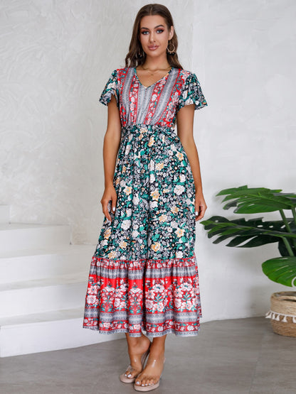 Robe imprimée nouée à manches courtes et col en V