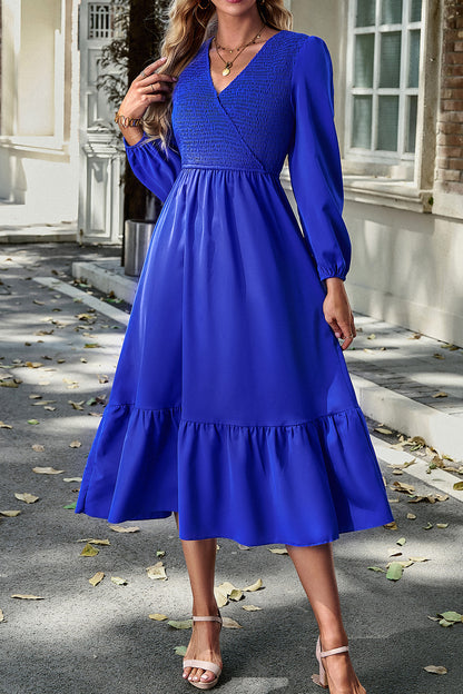 Robe midi smockée à manches longues et surplis