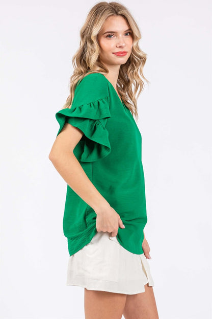 Blusa con cuello en V y manga corta con volantes GeeGee