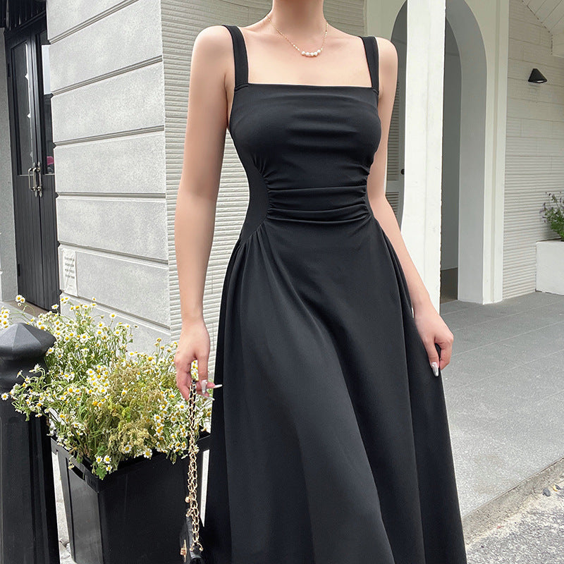 Robe trapèze plissée à la taille