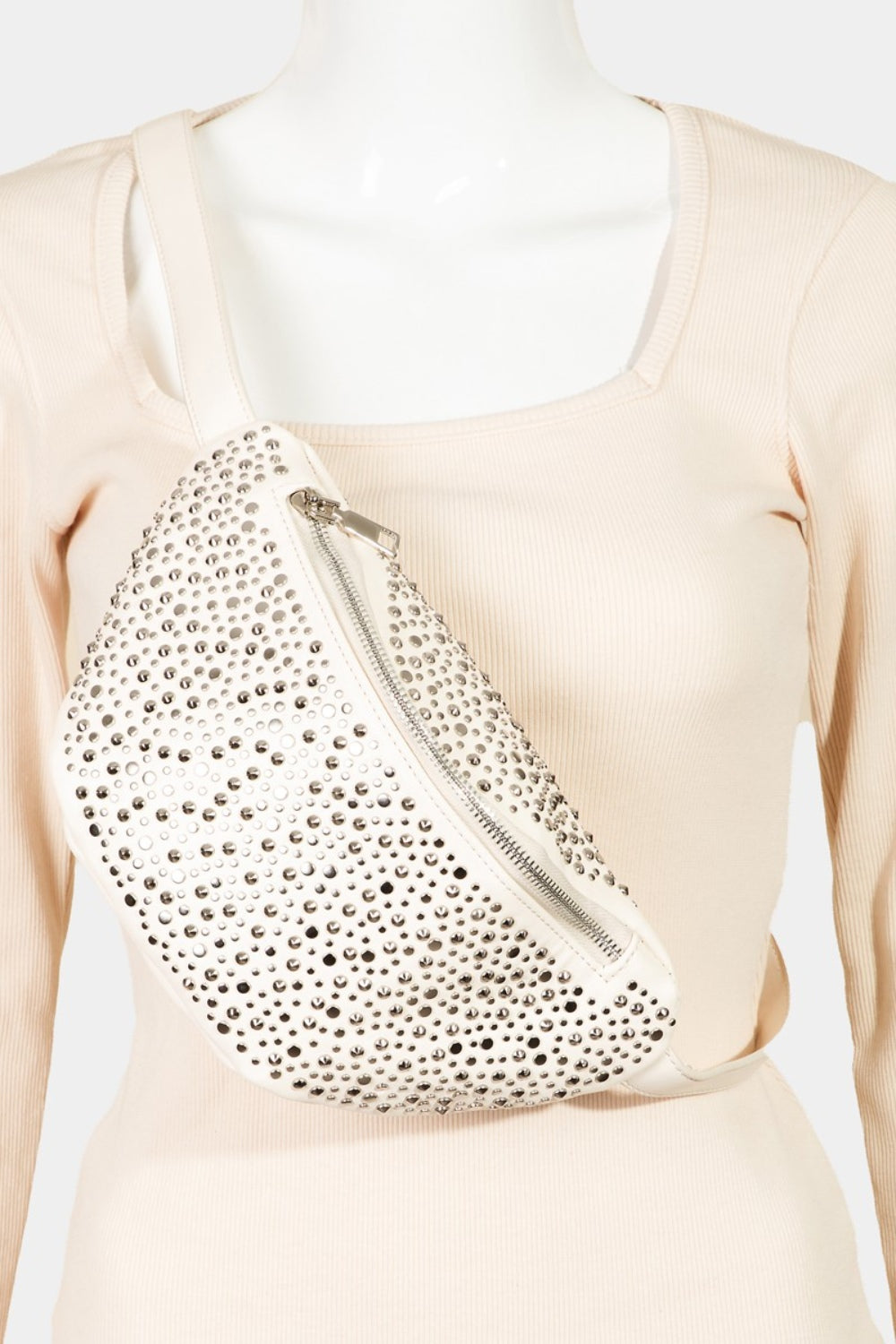 Bolso bandolera Fame con tachuelas