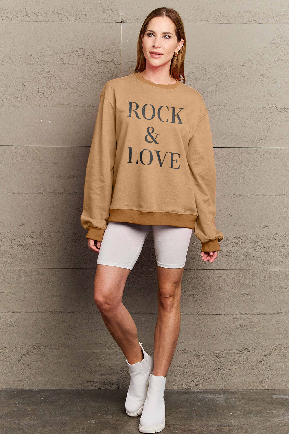 Simply Love Sweat-shirt à col rond ROCK ＆ LOVE en taille réelle