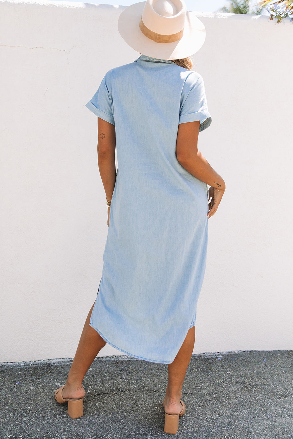 Robe midi chemise en chambray bleu ciel à manches courtes