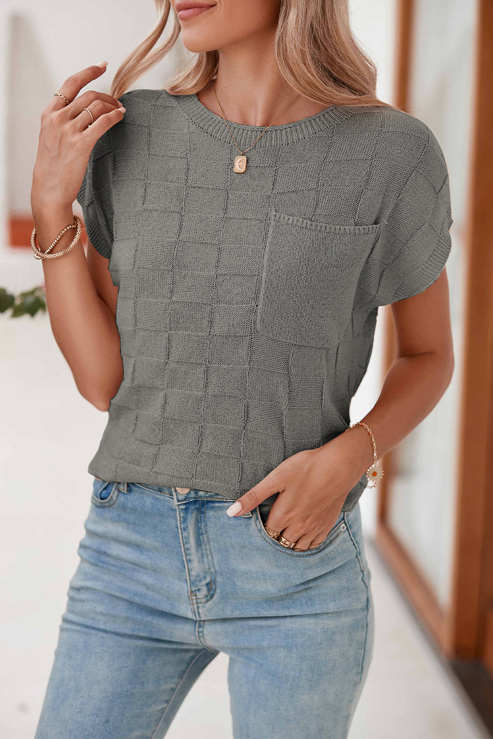 Blusa holgada con bolsillo en el pecho de punto con textura de celosía rosa brillante