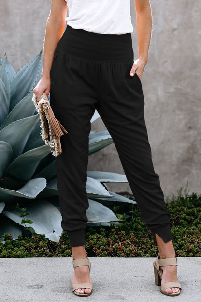 Joggers casuales con bolsillos negros