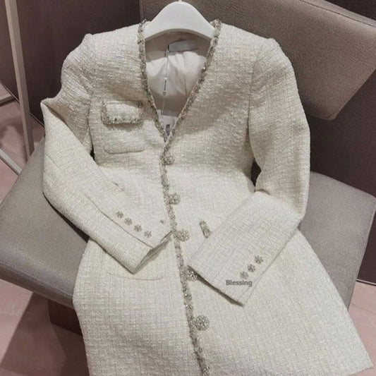 Robe blanche classique élégante de style mondain français