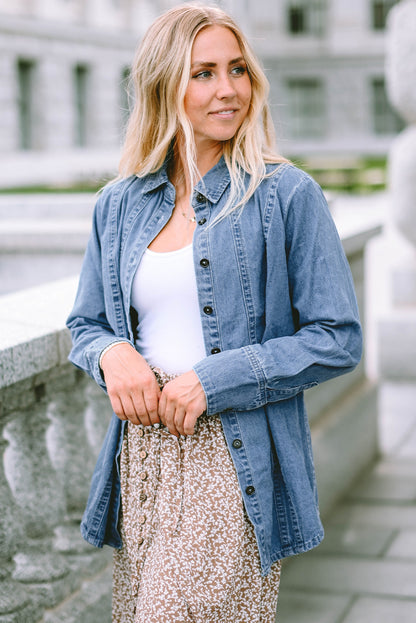 Veste chemise en jean boutonnée à manches longues bleu ciel