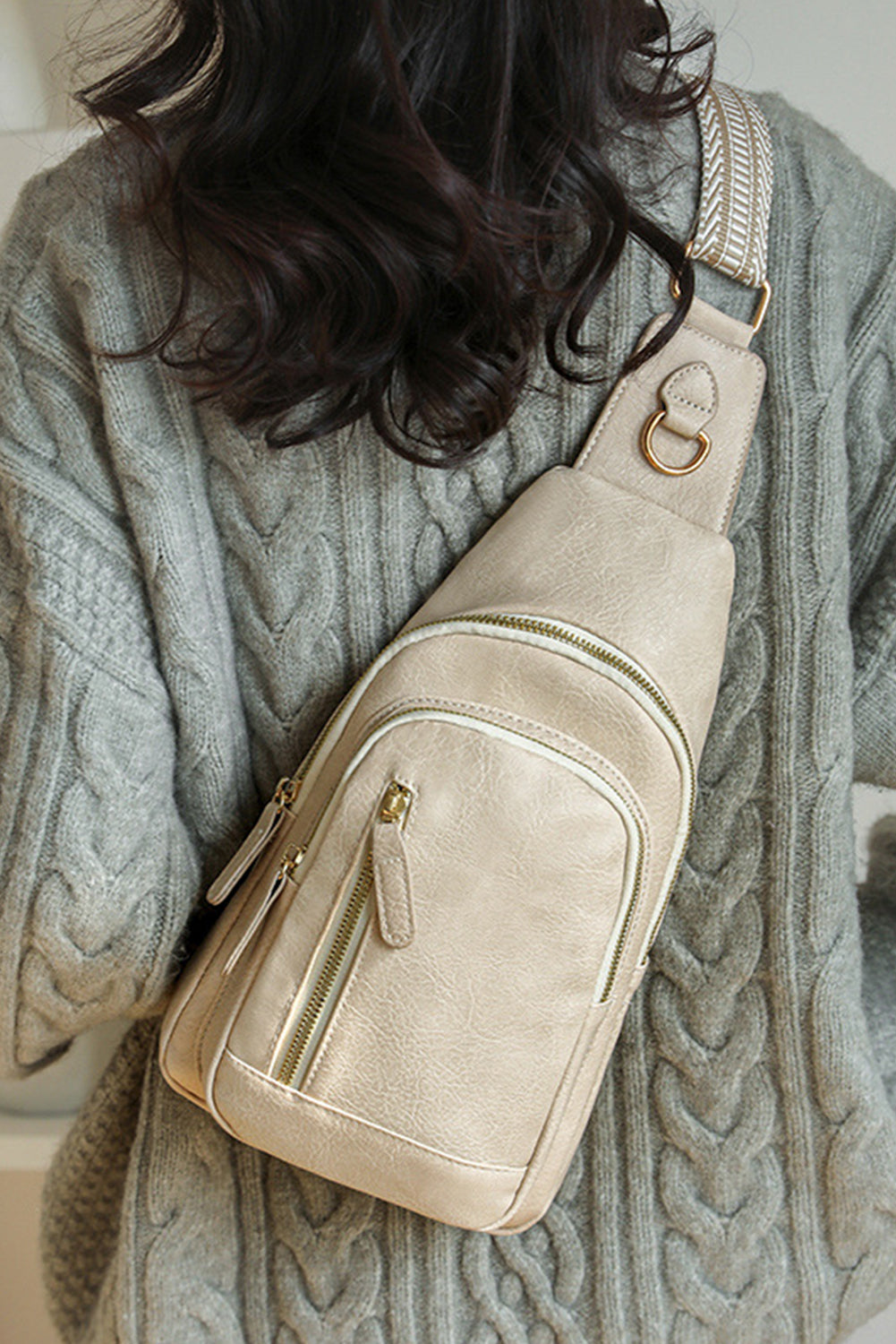 Sac à bandoulière zippé en cuir PU contraste vintage blanc