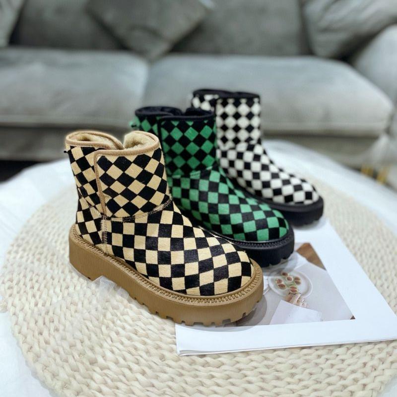 Women's Plaid Horsehair Round Head Simple And Comfortable Thick Flat-bottomed Fur Boots