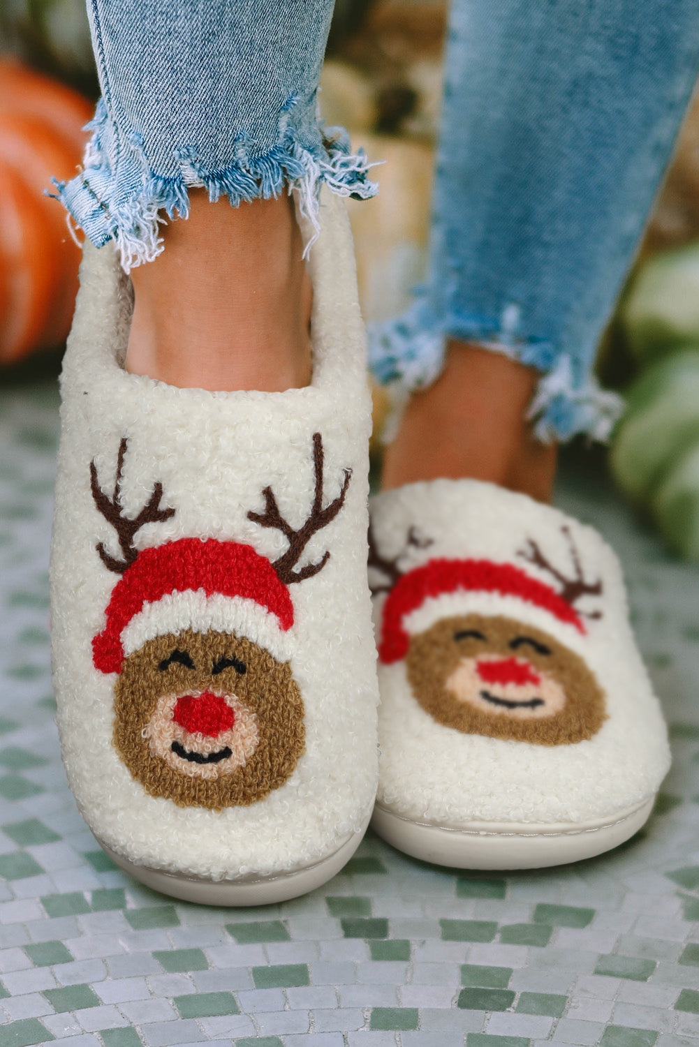 Pantoufles d'intérieur en peluche pour maison de cerf de Noël blanc