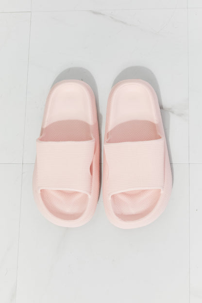 MMShoes Arms Around Me Slide à bout ouvert en rose