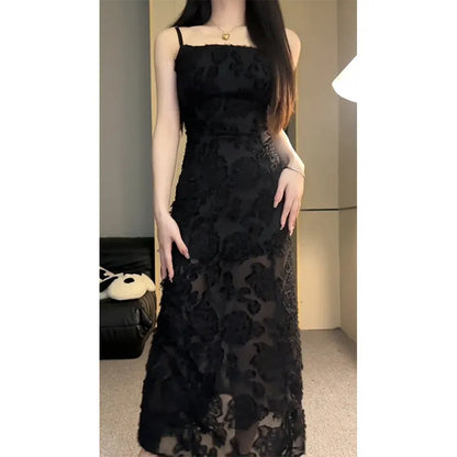 Robe élégante à bretelles en dentelle noire