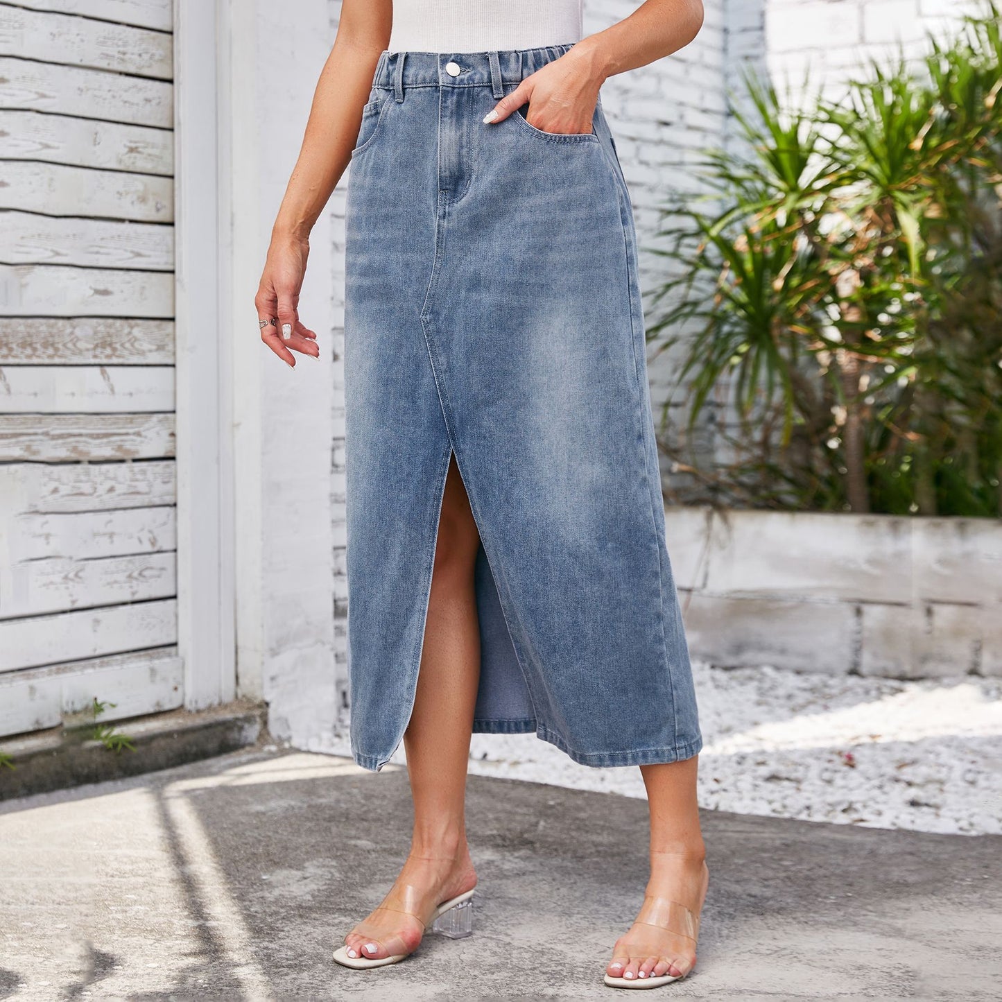 Robe mi-longue fendue en denim délavé à taille élastique