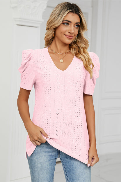 Blusa de manga corta con cuello en V y ojales