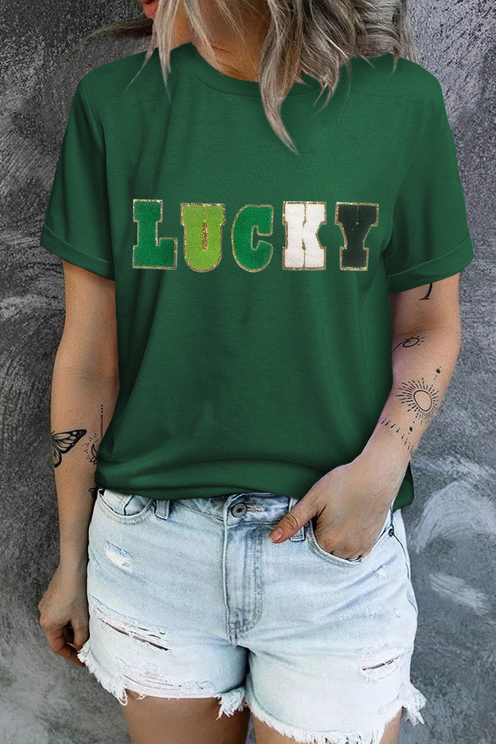 Camiseta verde con cuello redondo y estampado de chenilla con purpurina LUCKY