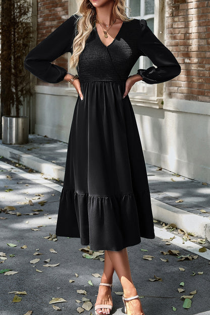 Robe midi smockée à manches longues et surplis