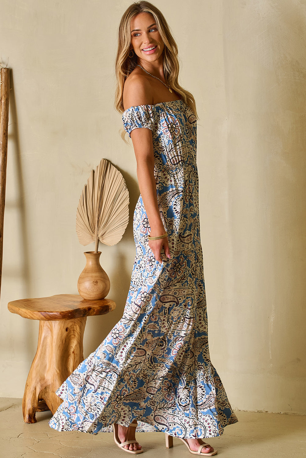 Vestido largo con hombros descubiertos y estampado de cachemira boho azul