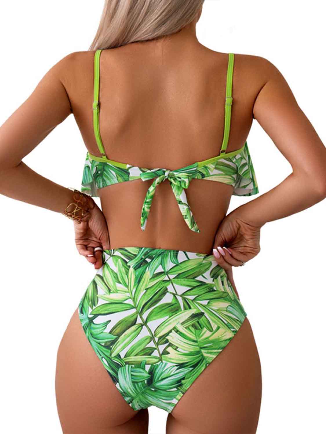 Conjunto de bikini con muescas y tirantes finos