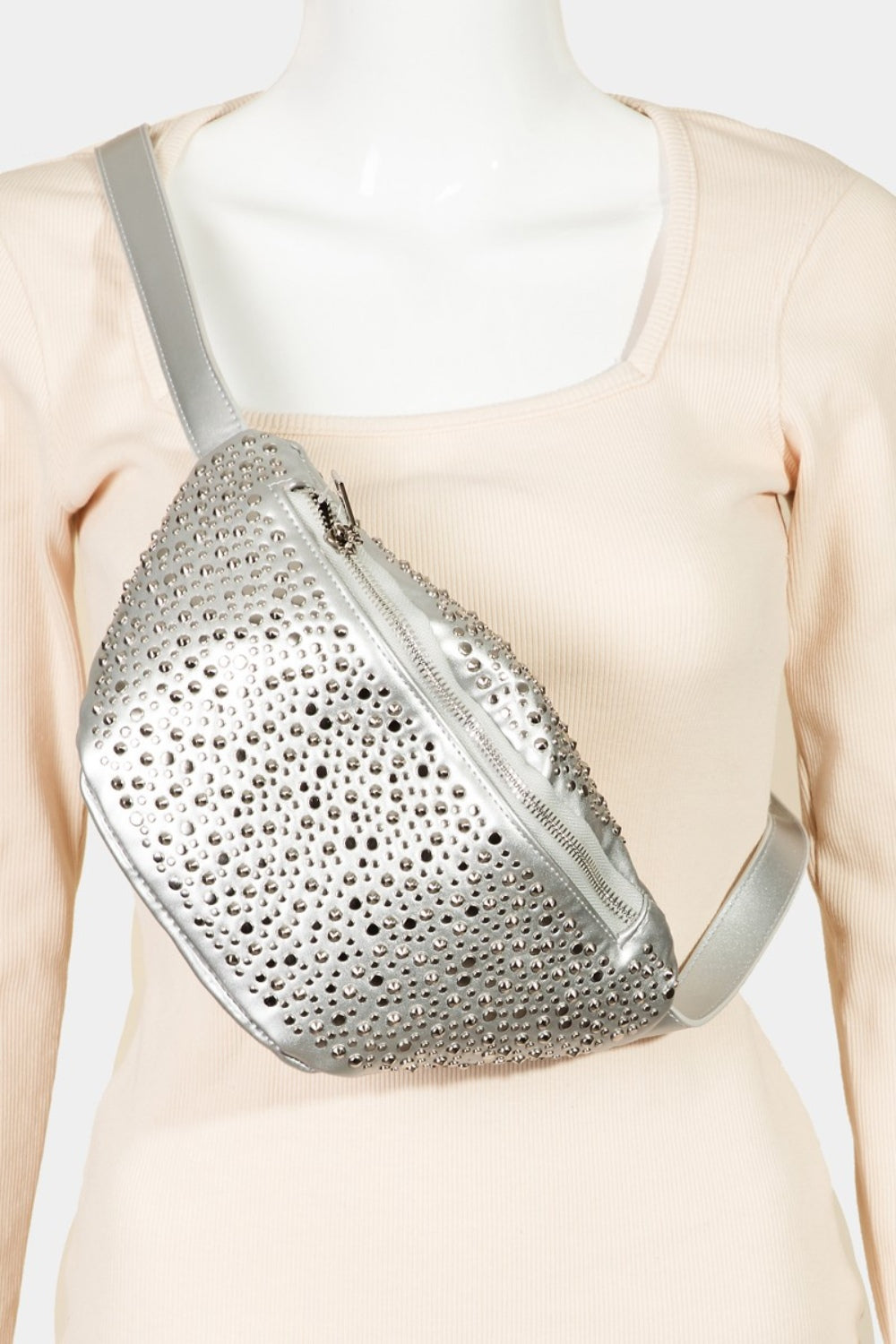 Bolso bandolera Fame con tachuelas