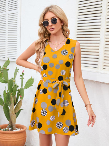 Robe nouée à col en V et pois