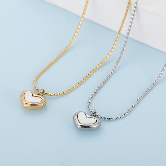 Collier en acier inoxydable avec pendentif coeur en nacre