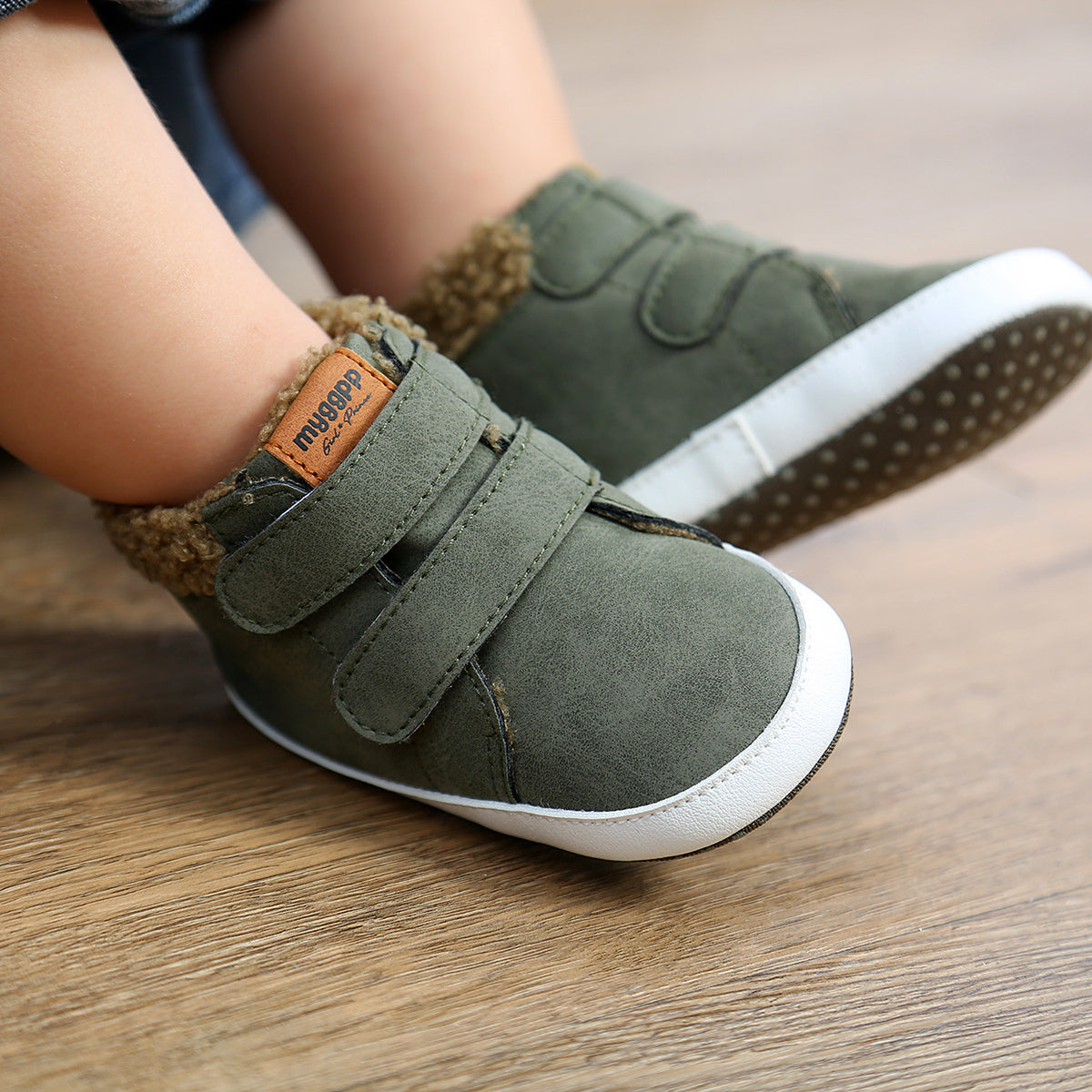 Zapatillas deportivas para niños con velcro difuso